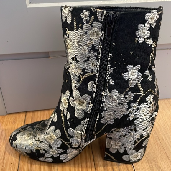 Indigo Rd Brooke Black Booties - Picture 11 of 12